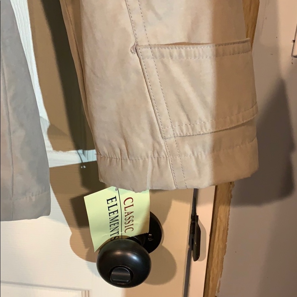 NEW rain jacket - Picture 4 of 5